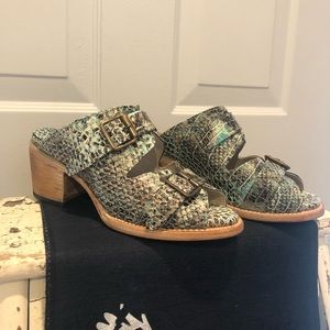 Freebird by Steven CAPRICE sandal